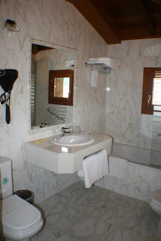Hotel Valle Las Luinas Soto de Luiña Oda fotoğraf